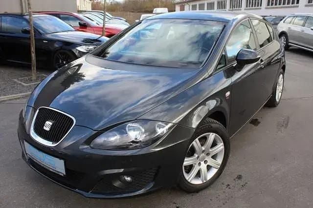 Begagnad Seat Leon Reference 125 HK (91 kW) 2011 Grå Halvkombi