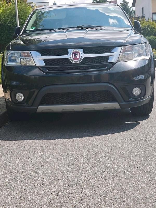 Schwarz Gebraucht 2014 Fiat Freemont SUV | 7.350 € (Teuer) - Bild 1/4