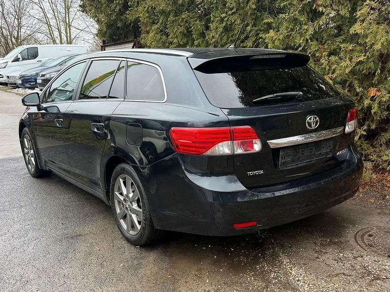 Gebraucht Toyota Avensis Executive 147 PS (108 kW) 2013 Dk. steel mc. (metallic) Kombi