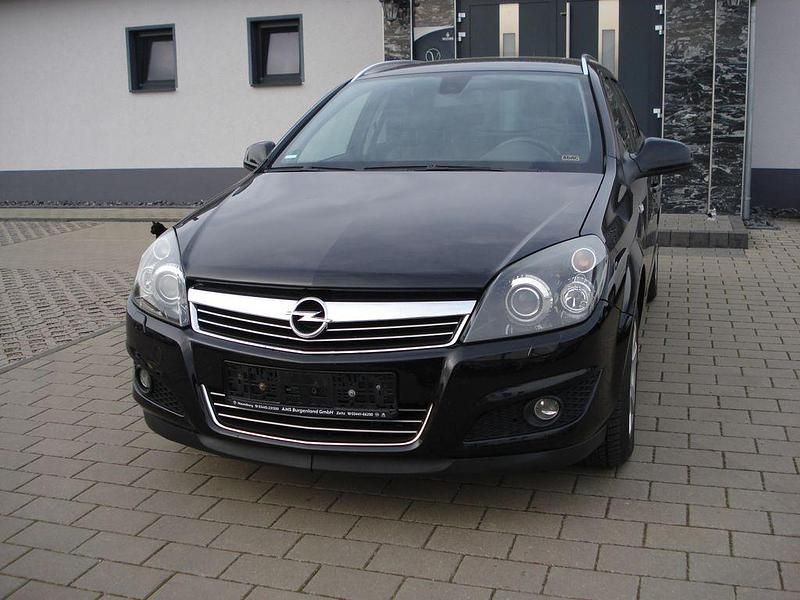 Schwarz Gebraucht 2010 Opel Astra Limousine | 1.999 € (Guter Preis) - Bild 1/4