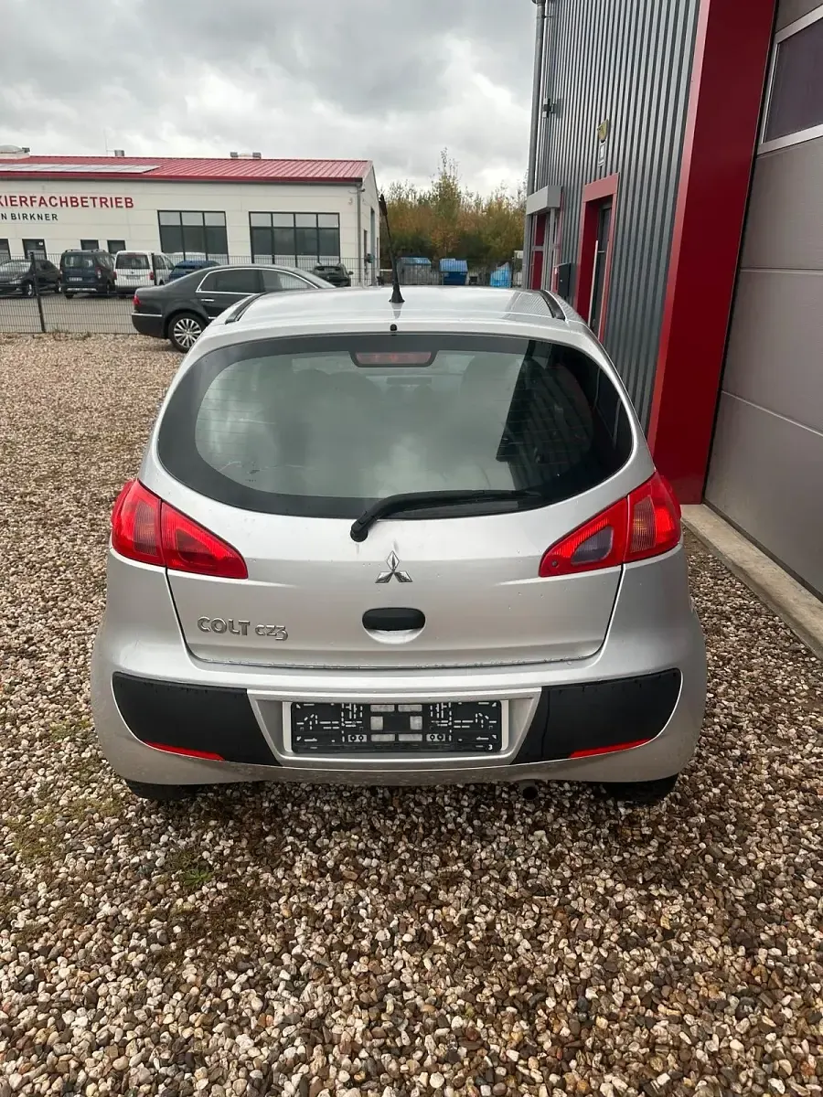 Gebraucht Mitsubishi Colt 75 PS (55 kW) 2006 Silber Kleinwagen