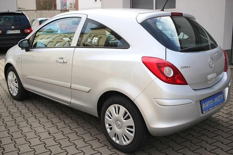 Gebraucht Opel Corsa 80 PS (58 kW) 2007 Silber Kleinwagen