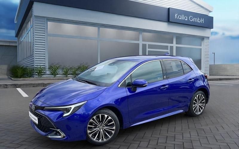 Juniper blue metallic Gebraucht 2024 Toyota Corolla Team Limousine | 26.980 € (Fairer Preis) - Bild 1/2