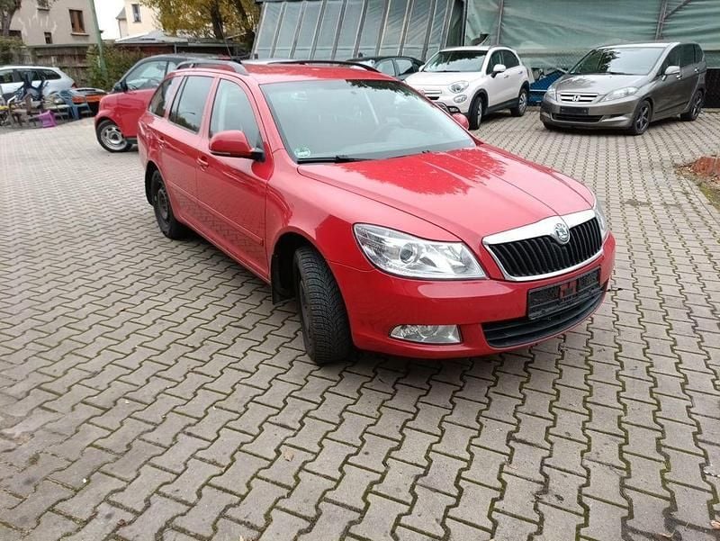 Rot Gebraucht 2010 Skoda Octavia Impuls Edition Kombi | 2.100 € (Guter Preis) - Bild 1/4