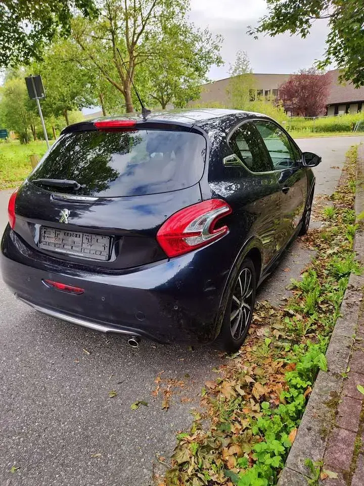 Gebraucht Peugeot 208 120 PS (88 kW) 2013 Other Kleinwagen
