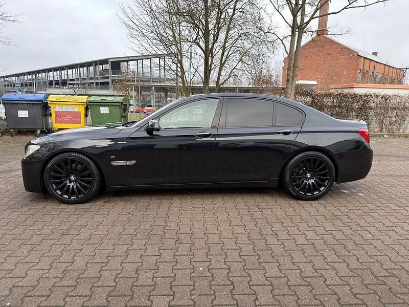 Gebraucht BMW 740 M Sport 306 PS (225 kW) 2012 Schwarz Limousine