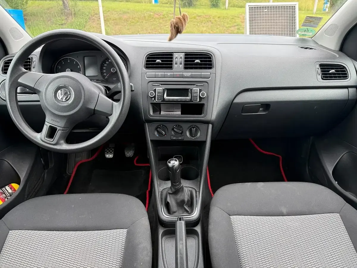 Gebraucht VW Polo 60 PS (44 kW) 2011 Schwarz Kleinwagen