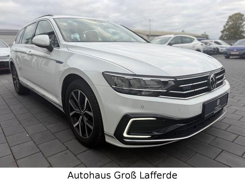 Weiß Gebraucht 2021 VW Passat GTE Kombi | 23.290 € (Guter Preis) - Bild 1/4