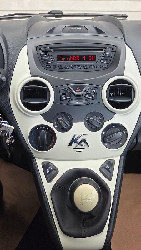 Second-hand Ford Ka 69 CP (50 kW) 2016 Gri Hatchback