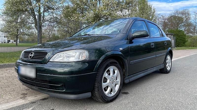 Gebraucht Opel Astra Selection 84 PS (61 kW) 2001 Grün Limousine