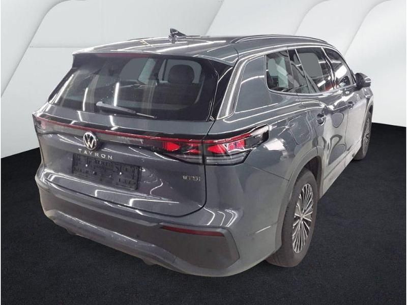 Gebraucht VW Tayron Life 150 PS (110 kW) 2025 Oyster silver SUV