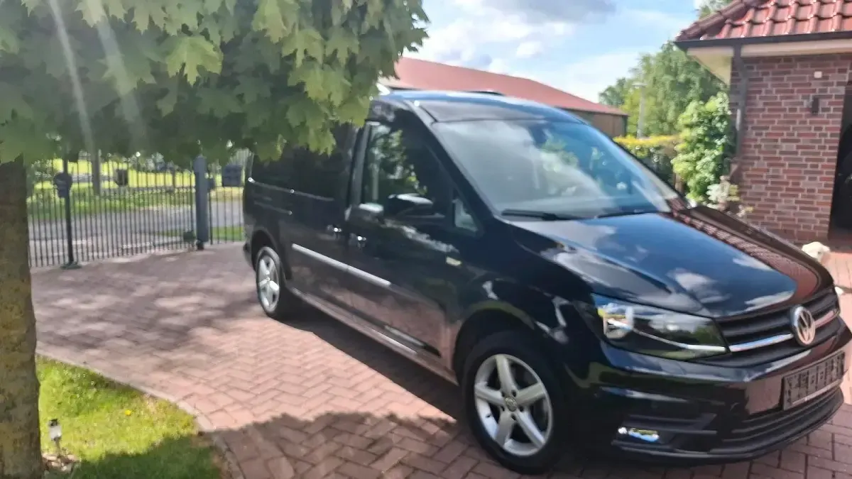Gebraucht VW Caddy Maxi 131 PS (96 kW) 2020 Schwarz Van / Kleinbus