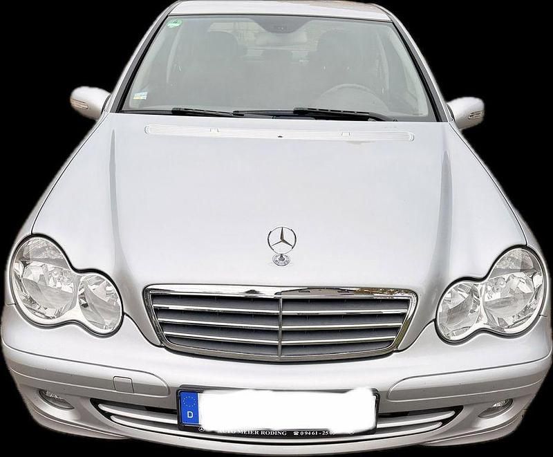 Silber Gebraucht 2006 Mercedes C220 Classic Limousine | 4.500 € (Fairer Preis) - Bild 1/4