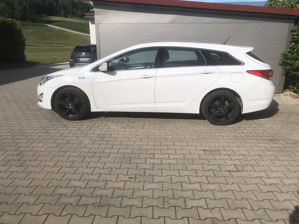 Gebraucht Hyundai i40 Style 117 PS (86 kW) 2015 Weiß Kombi