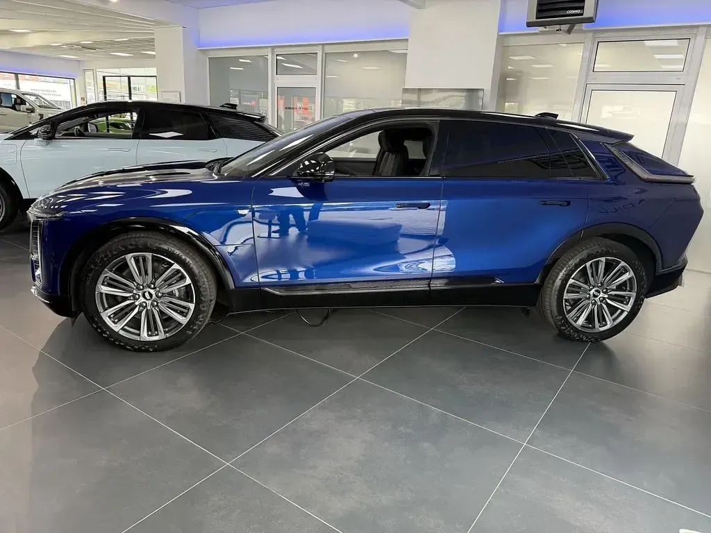 Neu Cadillac LYRIQ 388 kW (528 PS) 2026 Blau SUV