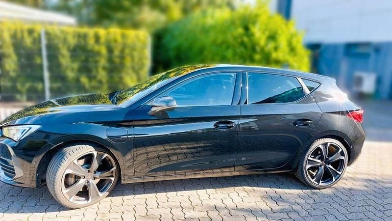 Schwarz Gebraucht 2022 Cupra Leon VZ Limousine | 22.998 € (Superpreis) - Bild 1/4
