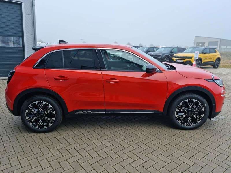 Gebraucht Fiat 600E La Prima 114 kW (156 PS) 2024 572 orange  sun of italy Limousine