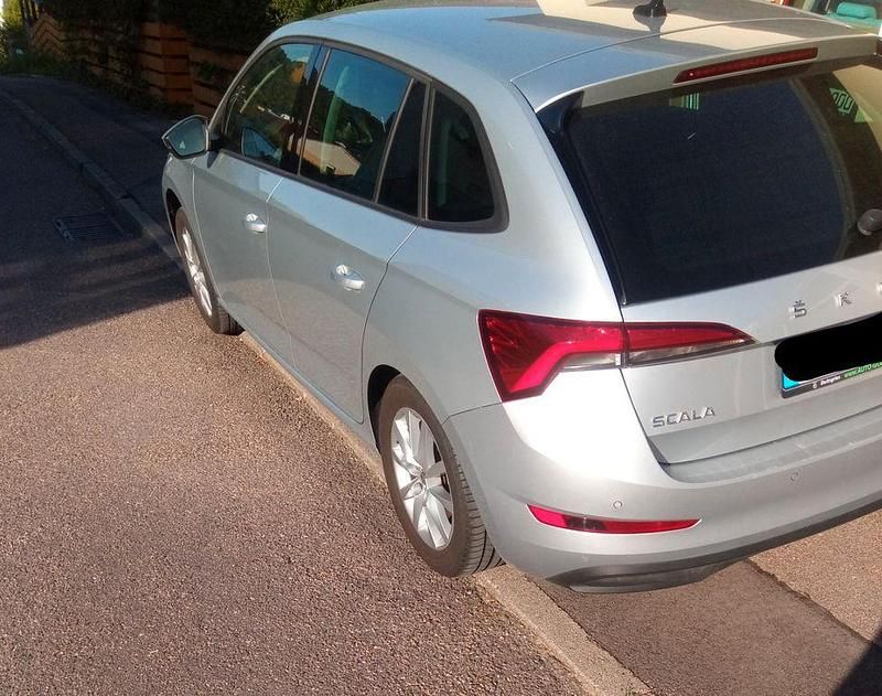 Gebraucht Skoda Scala Ambition 116 PS (85 kW) 2019 Silber Kleinwagen