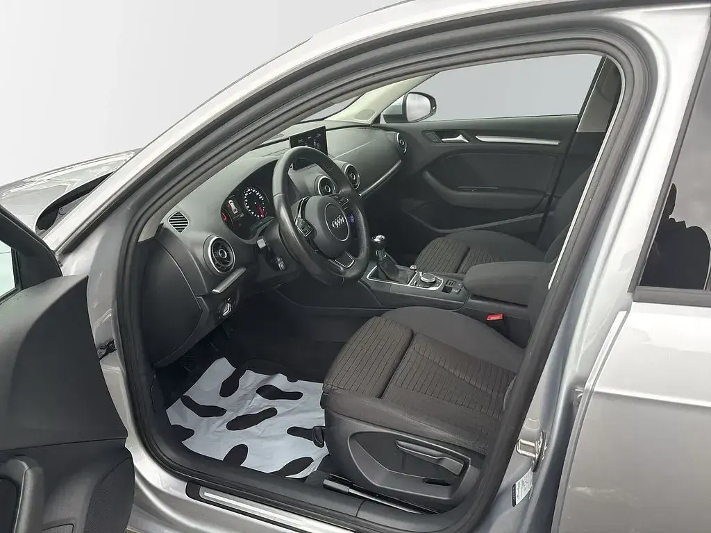 Gebraucht Audi A3 Ambition 150 PS (110 kW) 2015 Silber Limousine