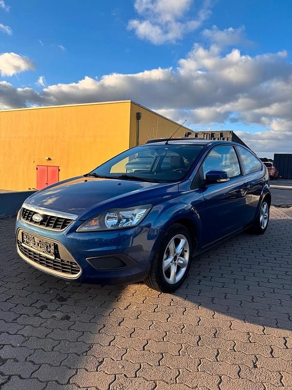 Blau Gebraucht 2010 Ford Focus Coupé | 1.490 € (Fairer Preis) - Bild 1/4
