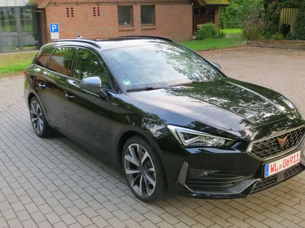 Używany Cupra Leon 150 KM (110 kW) 2024 Czarny Kombi