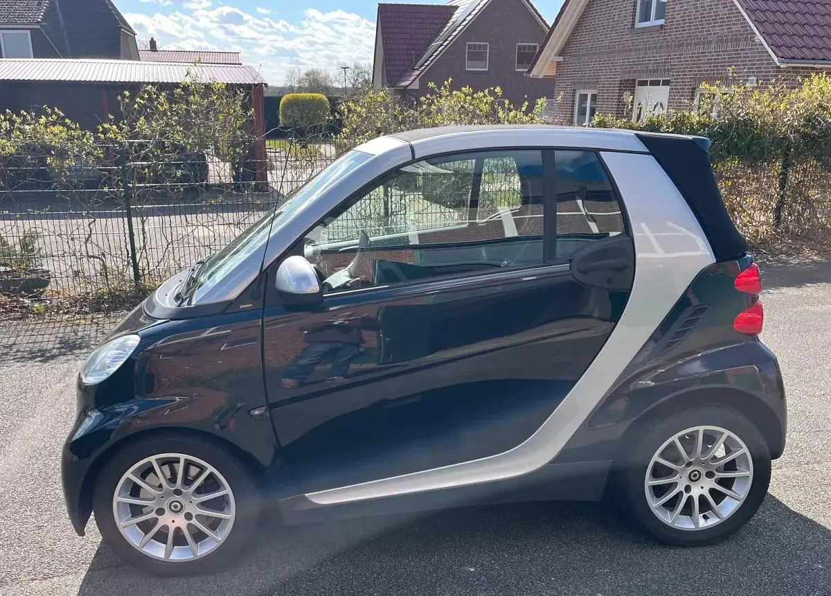 Używany Smart ForTwo Cabrio 70 KM (51 kW) 2010 Czarny Kabriolet
