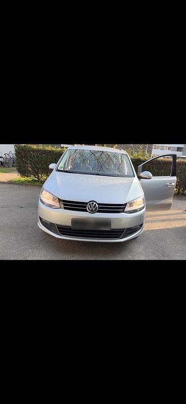 Gebraucht VW Sharan 140 PS (102 kW) 2015 Silber Van / Kleinbus