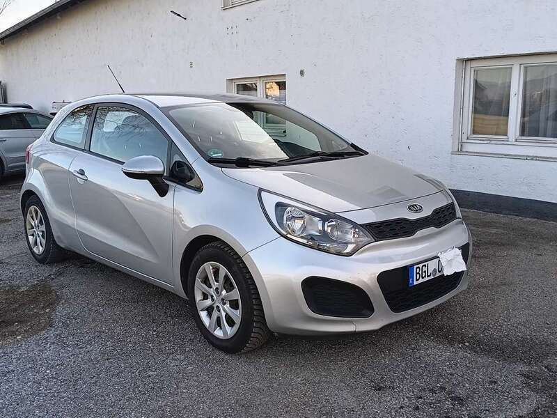 Silber Gebraucht 2012 Kia Rio 2 Kleinwagen | 3.200 € (Fairer Preis) - Bild 1/4