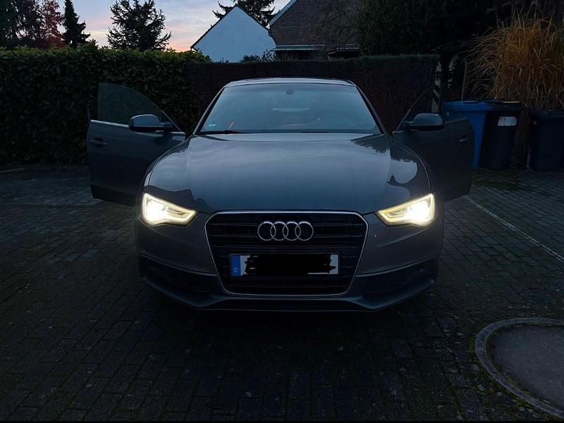 Grau Gebraucht 2017 Audi A5 S-Line Limousine | 13.000 € (Superpreis) - Bild 1/4