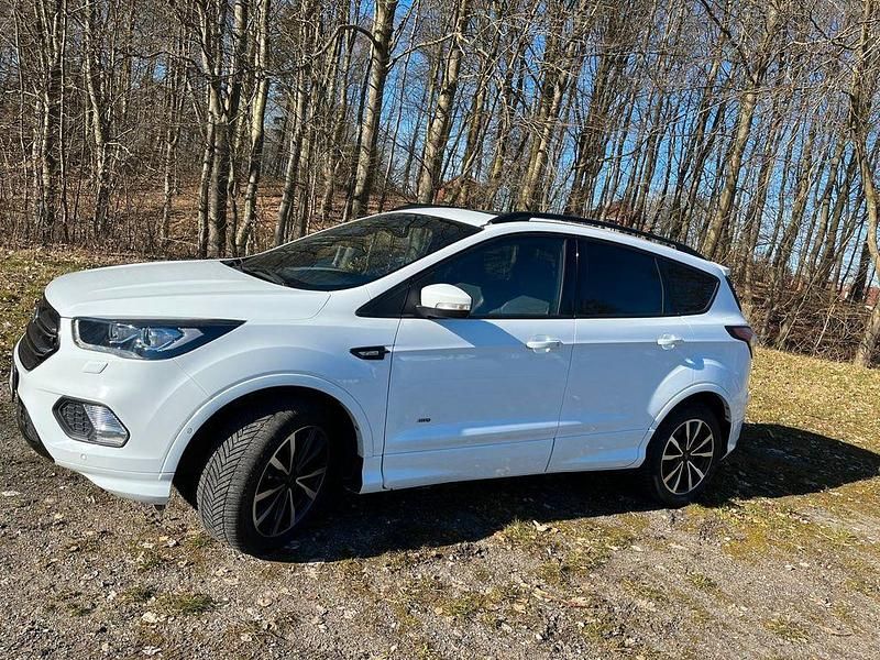 Gebraucht Ford Kuga ST-Line 182 PS (133 kW) 2018 Weiß SUV