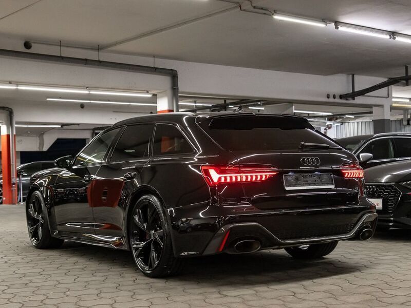 Gebraucht Audi RS6 Ambiente 600 PS (441 kW) 2022 Mythosschwarz metallic Kombi