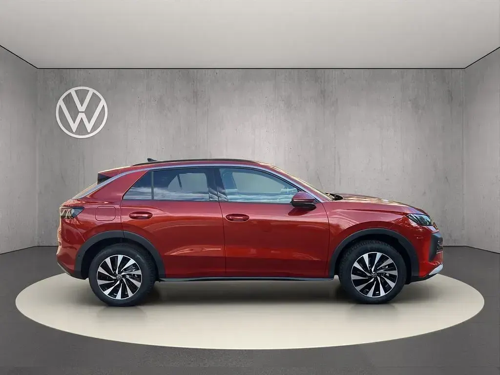 Neu VW T-Roc Life 116 PS (85 kW) 2026 Flame red metallic SUV