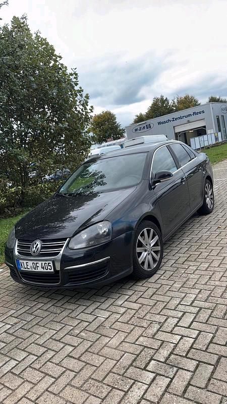 Gebraucht VW Jetta 122 PS (89 kW) 2007 Schwarz Limousine