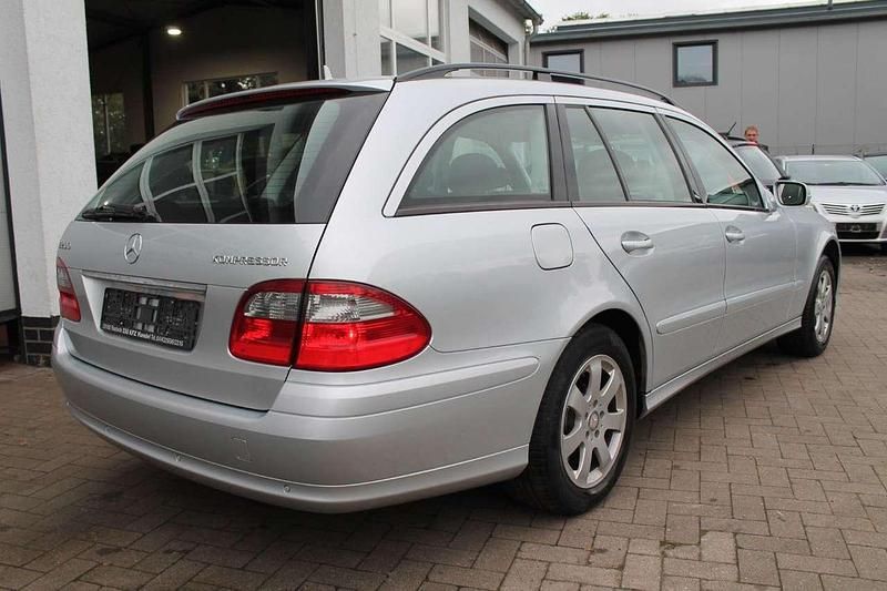 Gebraucht Mercedes E200 184 PS (135 kW) 2008 Silber Kombi