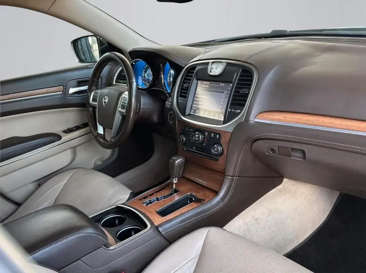 Gebraucht Lancia Thema 239 PS (175 kW) 2011 Limousine