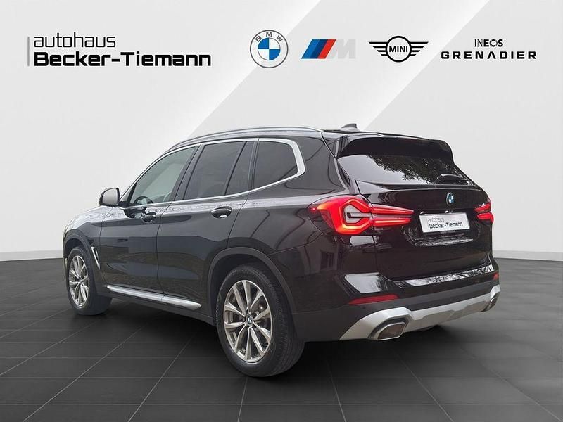 Gebraucht BMW X3 Sport Line 184 PS (135 kW) 2023 Schwarz ii SUV