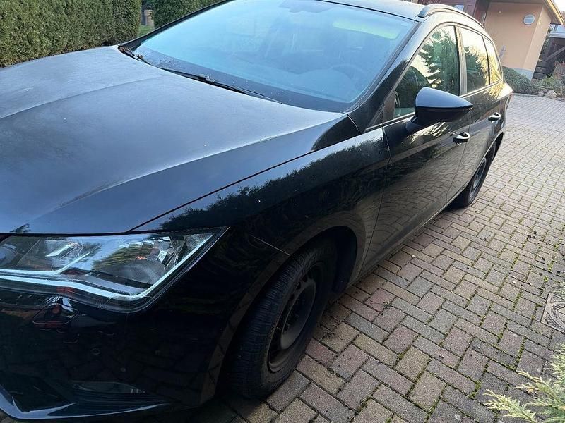 Schwarz Gebraucht 2015 Seat Leon ST Style Kombi | 8.500 € (Superpreis) - Bild 1/4