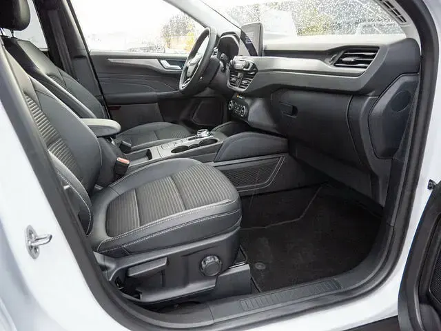 Gebraucht Ford Kuga Titanium X 224 PS (164 kW) 2022 Frozen white SUV