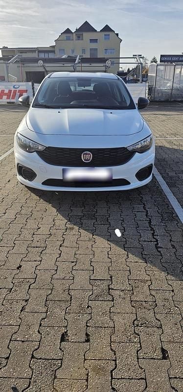 Usado Fiat Tipo 95 CV (69 kW) 2018 Blanco Familiar