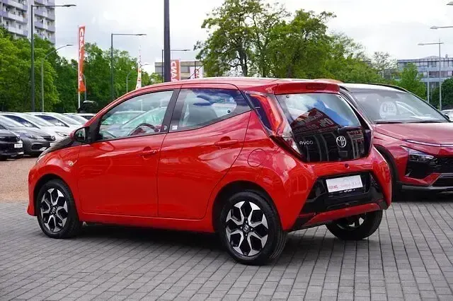 Gebraucht Toyota Aygo X-play 72 PS (52 kW) 2020 Super red 5 Kleinwagen