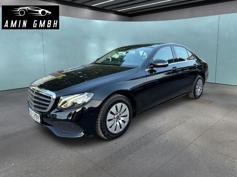 Schwarz Gebraucht 2018 Mercedes E200 Limousine | 13.799 € - Bild 1/4