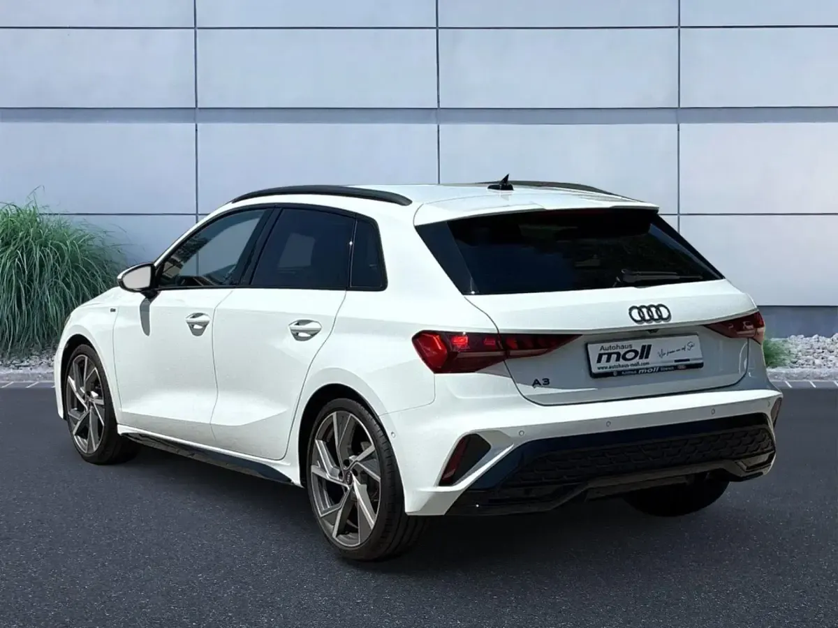 Gebraucht Audi A3 S-Line 150 PS (110 kW) 2025 Gletscherweiß metallic Limousine