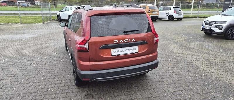Gebraucht Dacia Jogger Extreme 91 PS (66 kW) 2022 Terrakottabraun (metallic) Van / Kleinbus