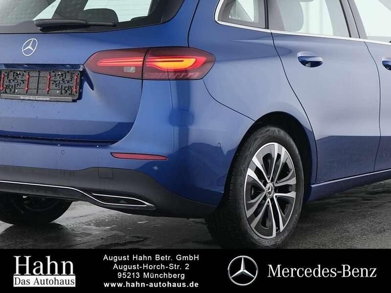 Gebraucht Mercedes B200 Progressive 163 PS (119 kW) 2024 Blau Van / Kleinbus