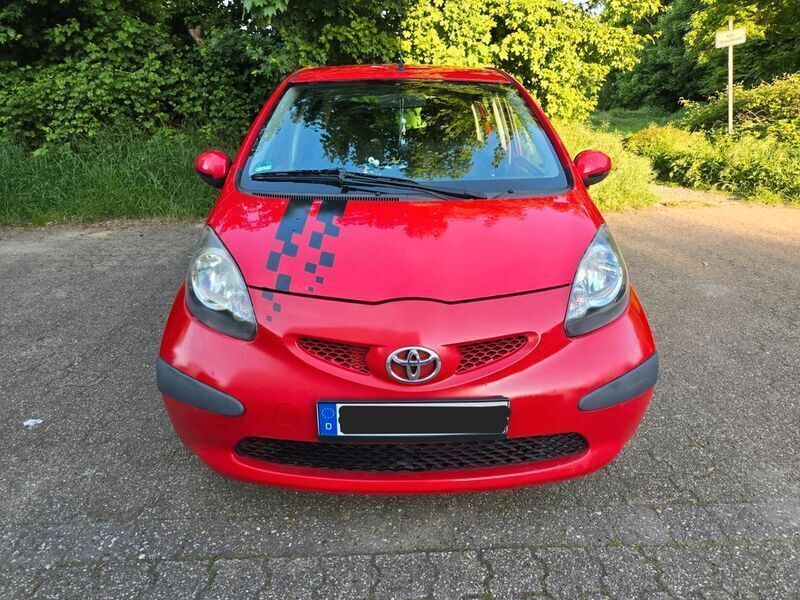 Rot Gebraucht 2008 Toyota Aygo Kleinwagen | 1.900 € (Fairer Preis) - Bild 1/4