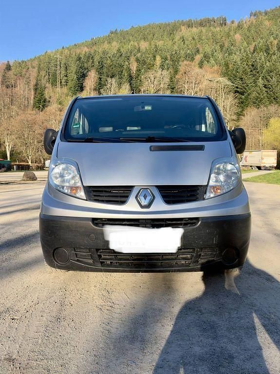 Second-hand Renault Trafic 204 CP (150 kW) 2008 Argintiu Monovolum