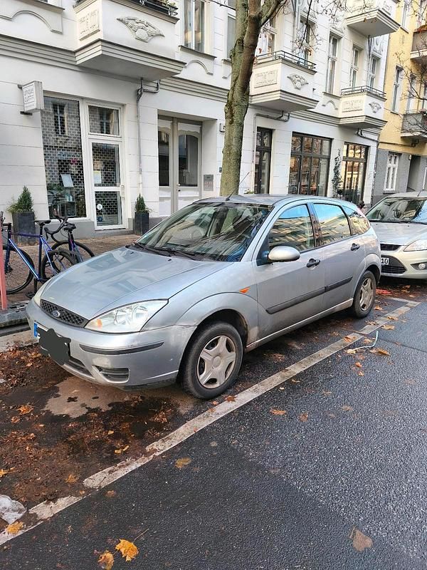 Silber Gebraucht 2003 Ford Focus Kleinwagen | 800 € (Superpreis) - Bild 1/4
