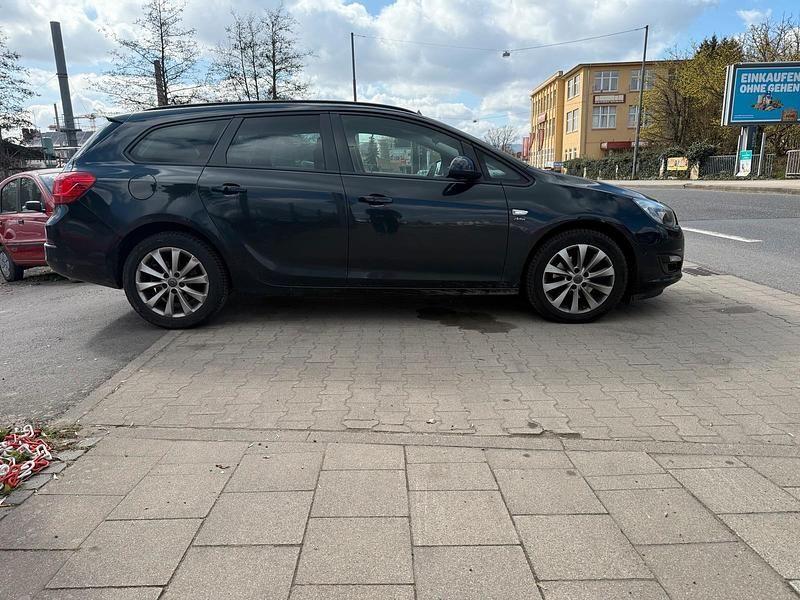 Gebraucht Opel Astra 110 PS (80 kW) 2013 Schwarz Kombi