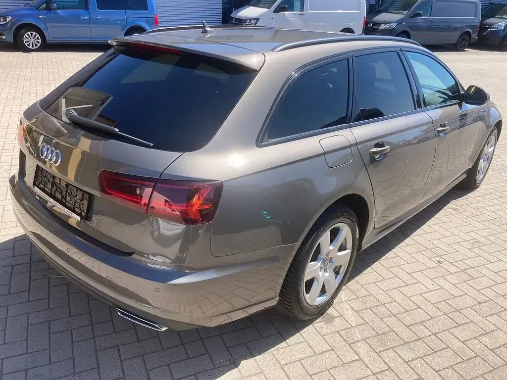 Gebraucht Audi A6 Comfort 150 PS (110 kW) 2015 Grau Kombi
