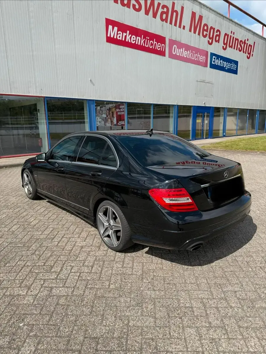 Gebraucht Mercedes C250 204 PS (150 kW) 2013 Schwarz Limousine